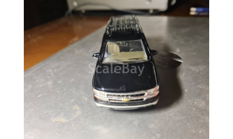 CHEVROLET SUBURBAN, масштабная модель, Welly, scale43