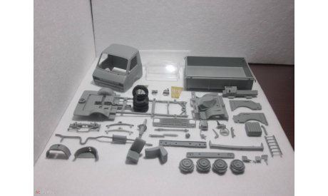 Малотоннажный грузовик РАФ-33111, сборная модель автомобиля, scale43