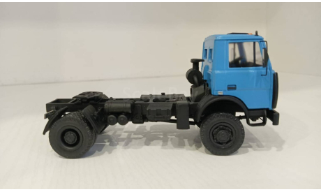 МАЗ-5434 (4х4) с п/п трал, масштабная модель, scale43