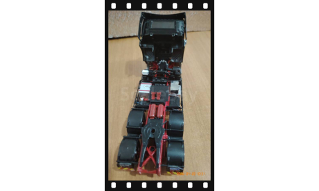 Седельный тягач NISSAN DIESEL,UD Quon.2Х6, редкая масштабная модель, Kyosho Original Nippon, 1:43, 1/43