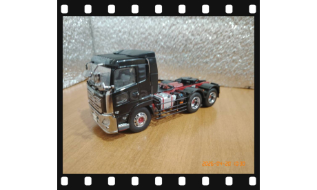 Седельный тягач NISSAN DIESEL,UD Quon.2Х6, редкая масштабная модель, Kyosho Original Nippon, 1:43, 1/43