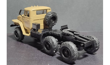 урал-44202 седельный тягач - бежевый 1/43, масштабная модель, Элекон, scale43, УралАЗ