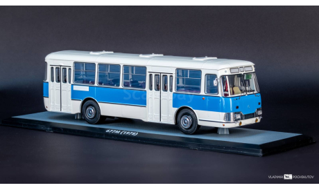 Автобус ЛиАЗ-677Э небесно-голубой Demprice, масштабная модель, Classicbus, 1:43, 1/43