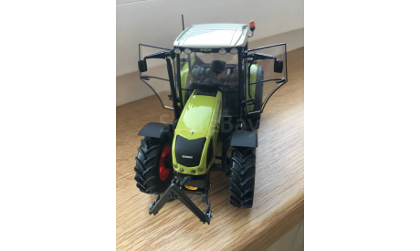 Tрактор CLAAS AXOS 240 1:32, масштабная модель трактора, Schuco, scale32
