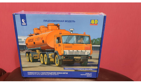 КАМАЗ-54112 с полуприцепом НЕФАЗ-96742, сборная модель автомобиля, AVD Models, scale43