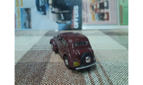 DAPO37B Kultowe Auta PRL-u 1/43 Москвич 400 бордовый, масштабная модель, scale43