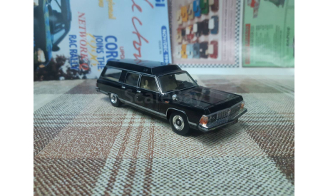 H754b Наш Автопром 1/43 Газ-14(Раф-3920) санитарный, масштабная модель, scale43