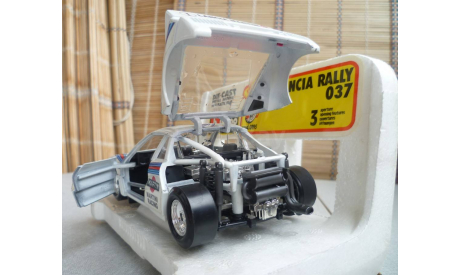 0195 BBurago 1/24 Lancia Rally 037(Made in Italy), масштабная модель, 1:24
