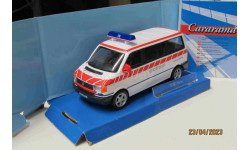 220ND Cararama 1/43 VW Van Police