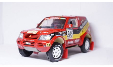 Mitsubishi Pajero Rallye Raid №205 , Solido 1:18, масштабная модель, 1/18