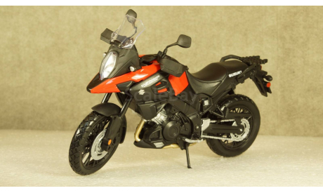 Suzuki V-Strom red/black, 19130, Maisto 1:12, масштабная модель мотоцикла, scale18