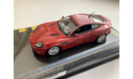 Aston Martin Vanquish S, масштабная модель, Minichamps, scale43
