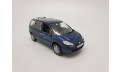 Peugeot 807 blue