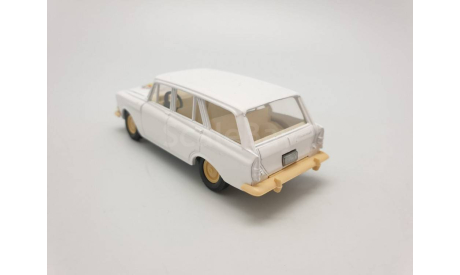 Москвич-427 Золотая шайба цвет белый, масштабная модель, scale43