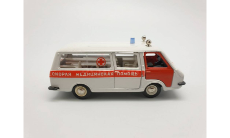 0211)РАФ 2203 скорая медицинская помощь, масштабная модель, scale43