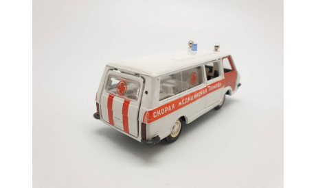 0211)РАФ 2203 скорая медицинская помощь, масштабная модель, scale43