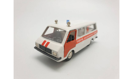0211)РАФ 2203 скорая медицинская помощь, масштабная модель, scale43