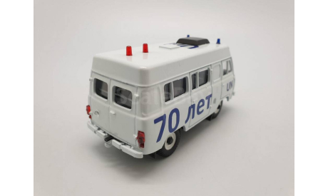 0030)Ульяновский 3962 70 ЛЕТ UN, масштабная модель, scale43