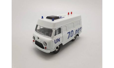 0030)Ульяновский 3962 70 ЛЕТ UN, масштабная модель, scale43