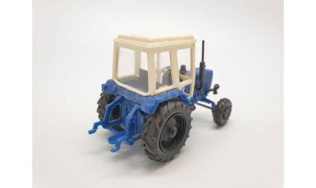 0241)МТЗ 82 бело синий, масштабная модель, scale43