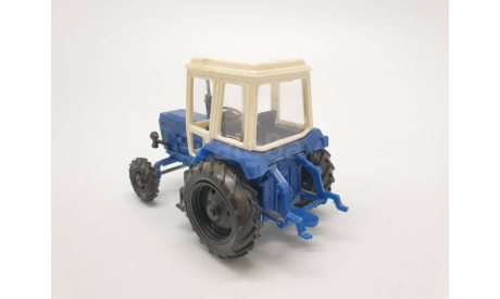 0241)МТЗ 82 бело синий, масштабная модель, scale43
