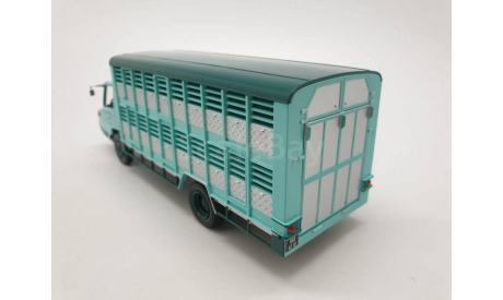 BERLIET Stradair 10 Cochonnière 1966г. blue арт.G111A009, масштабная модель, scale43