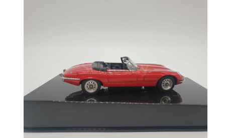 Jaguar E-Type Roadster Series III V12 red арт.537734, масштабная модель, scale43
