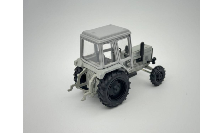 0239)Трактор МТЗ-82 ’Беларус’ октябрь 1991 (серый), масштабная модель, scale43