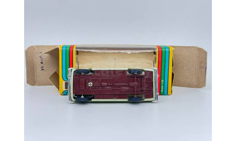 0225)Москвич-427 Салатовый, масштабная модель, scale43