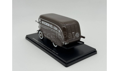 INTERNATIONAL D-300 Delivery Van Wisconsin Ice Co. 1938, brown арт.EMUS43080A, масштабная модель, scale43