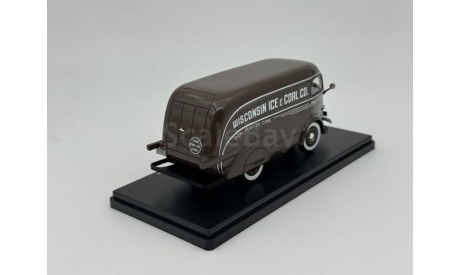 INTERNATIONAL D-300 Delivery Van Wisconsin Ice Co. 1938, brown арт.EMUS43080A, масштабная модель, scale43