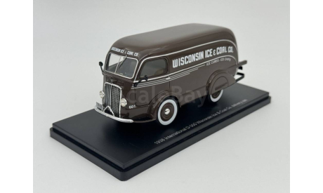 INTERNATIONAL D-300 Delivery Van Wisconsin Ice Co. 1938, brown арт.EMUS43080D, масштабная модель, scale43