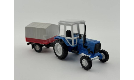 0245) Трактор МТЗ-82 Belarus с прицепом голубой белый, масштабная модель, scale43