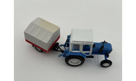 0245) Трактор МТЗ-82 Belarus с прицепом голубой белый, масштабная модель, scale43