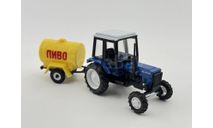 0244) Трактор МТЗ-82 Belarus прицеп бочка-пиво синий белый, масштабная модель, scale43