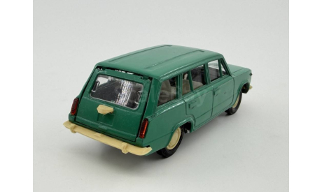 0031) Волжский 2102 зелёный цвет, масштабная модель, scale43