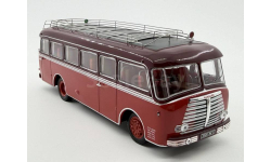 Panhard Bus K173 Red-Dark Red арт.521200