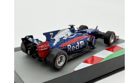 TORO ROSSO STR12 - 2017 Carlos Sainz Jr, масштабная модель, scale43