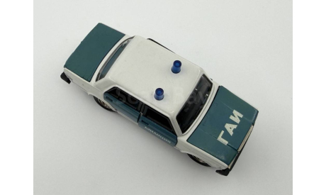0029) Волжский 2107 милиция ГАИ, масштабная модель, scale43