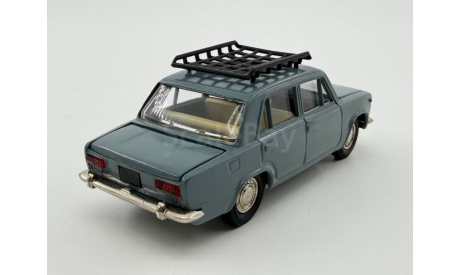 0090) Волжский 2101 с багажником, масштабная модель, scale43