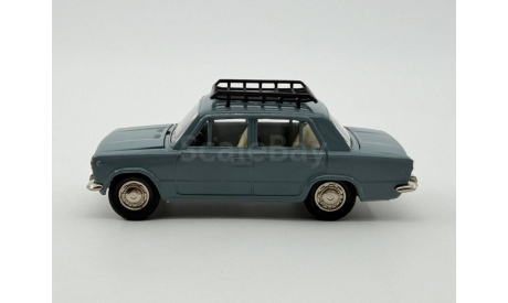 0090) Волжский 2101 с багажником, масштабная модель, scale43
