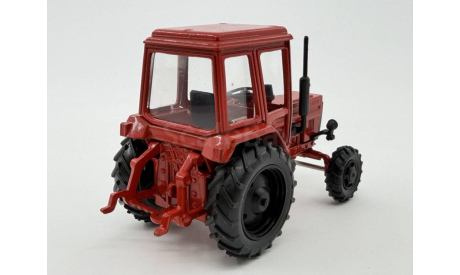 Трактор Беларусь МТЗ-82 СССР 1980 красный, масштабная модель, scale48