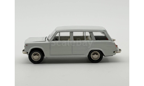 0027) Волжский 2102 А-11 белый, масштабная модель, scale43