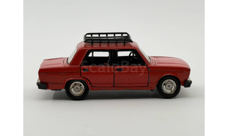 0092) Волжский  2105 красный с багажником, масштабная модель, scale43