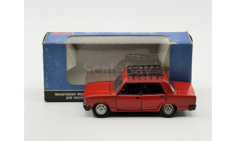 0092) Волжский  2105 красный с багажником, масштабная модель, scale43