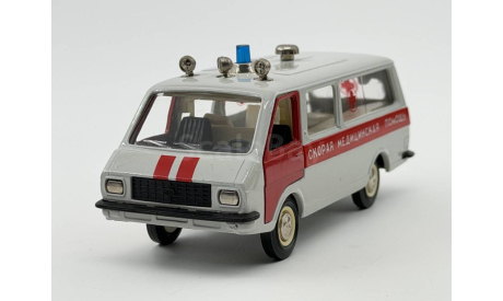 0104) РАФ 2203  Медпомощь, масштабная модель, scale43