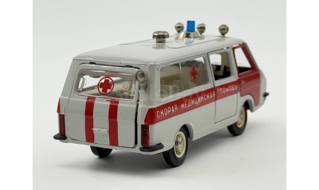 0104) РАФ 2203  Медпомощь, масштабная модель, scale43