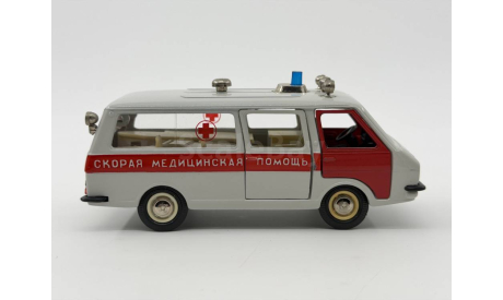 0104) РАФ 2203  Медпомощь, масштабная модель, scale43