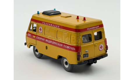 0251) Ульяновский 3962 реанимация, масштабная модель, scale43