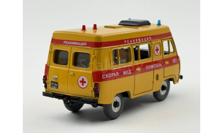 0251) Ульяновский 3962 реанимация, масштабная модель, scale43